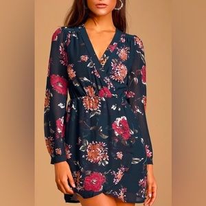 NWT Lulu’s Pretty Pretender Navy Floral Long Sleeve Dress